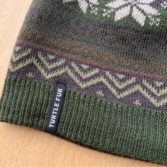 Turtle Fur Men’s Merino Wool Blend Nuka Beanie Hat In Evergreen NWOT - Picture 3 of 8